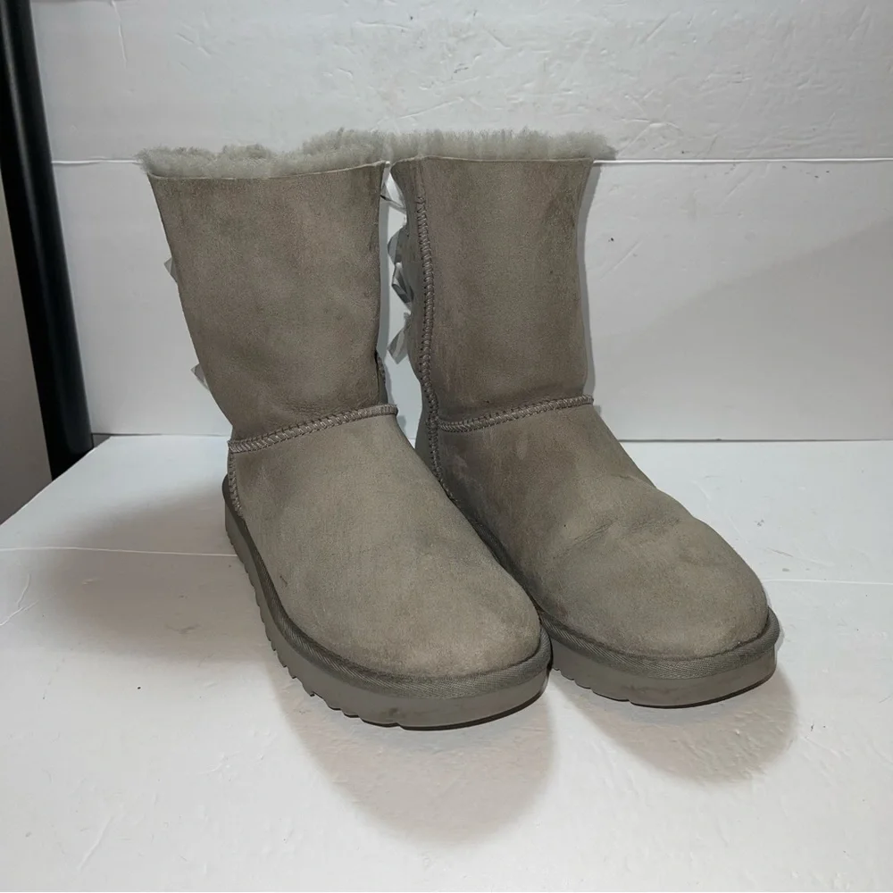 UGG Bailey Bow Diagonal Stripe Woman Boots Size 8